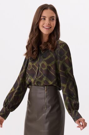 Brązowa bluzka z geometrycznym wzorem w odcieniach zieleni