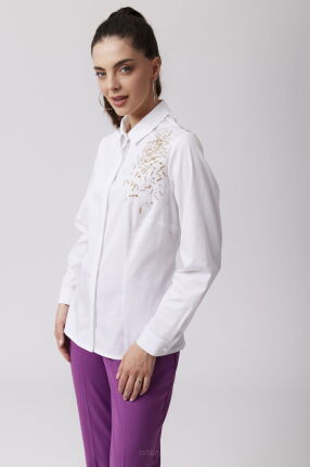Biała bluzka koszulowa z ozdobną aplikacją
